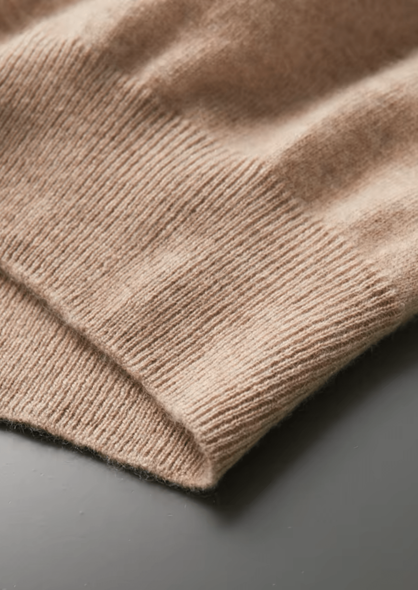 PREMIUM CASHMERE CLASSIC CREWNECK T - SHIRT - Derada