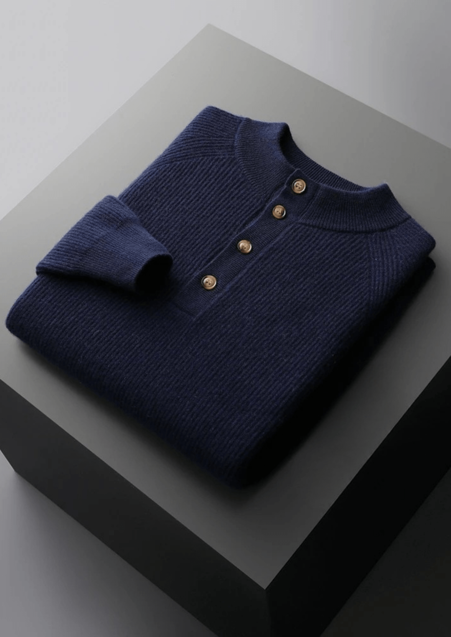 PREMIUM CASHMERE CLASSIC RIBBED HENLEY SWEATER - Derada