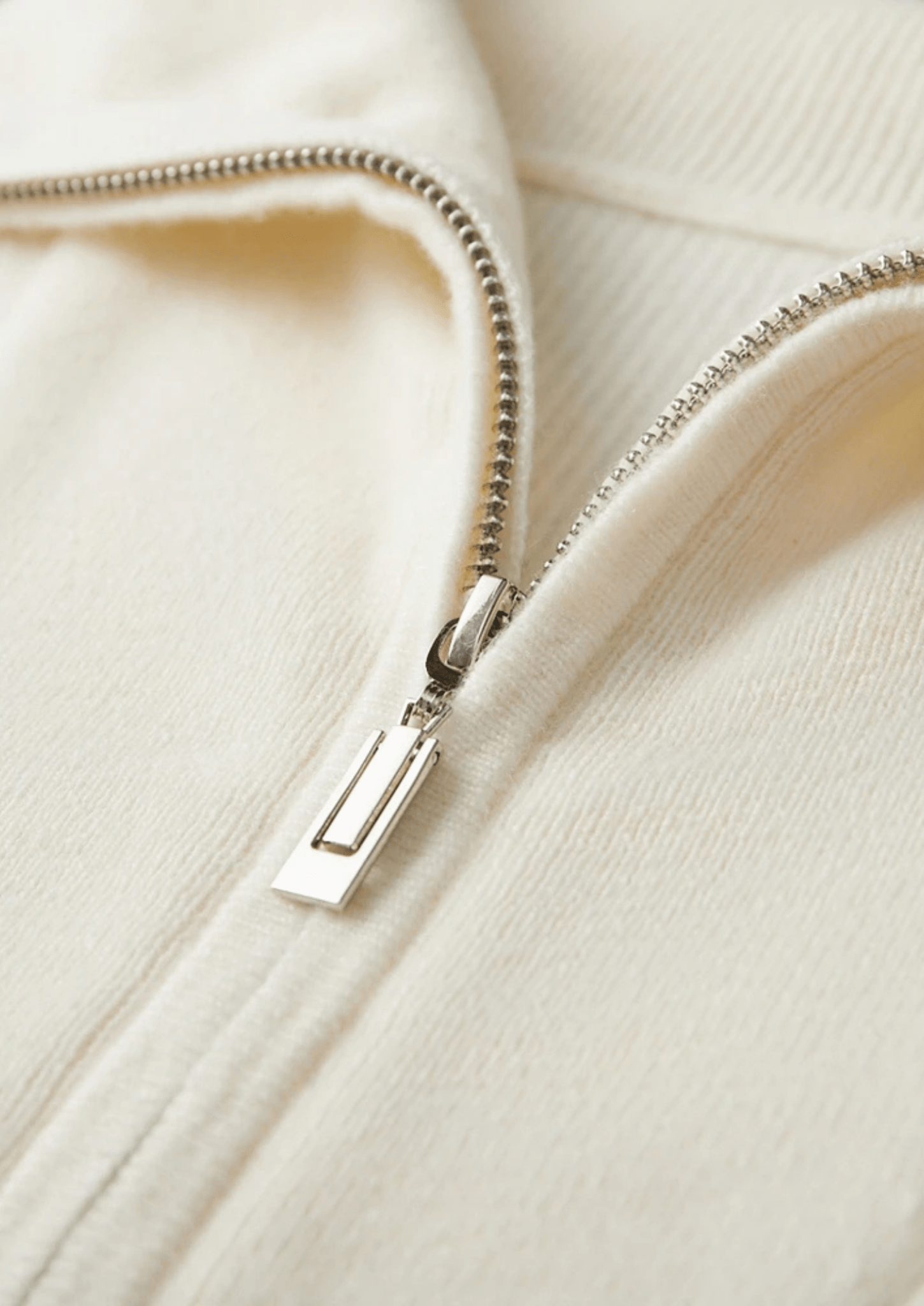 PREMIUM CASHMERE RIBBED HALF - ZIP SWEATER - Derada