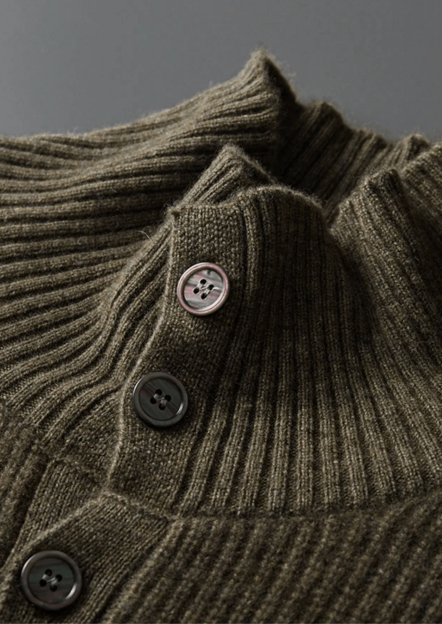 PREMIUM CASHMERE RIBBED HIGH COLLAR CARDIGAN - Derada