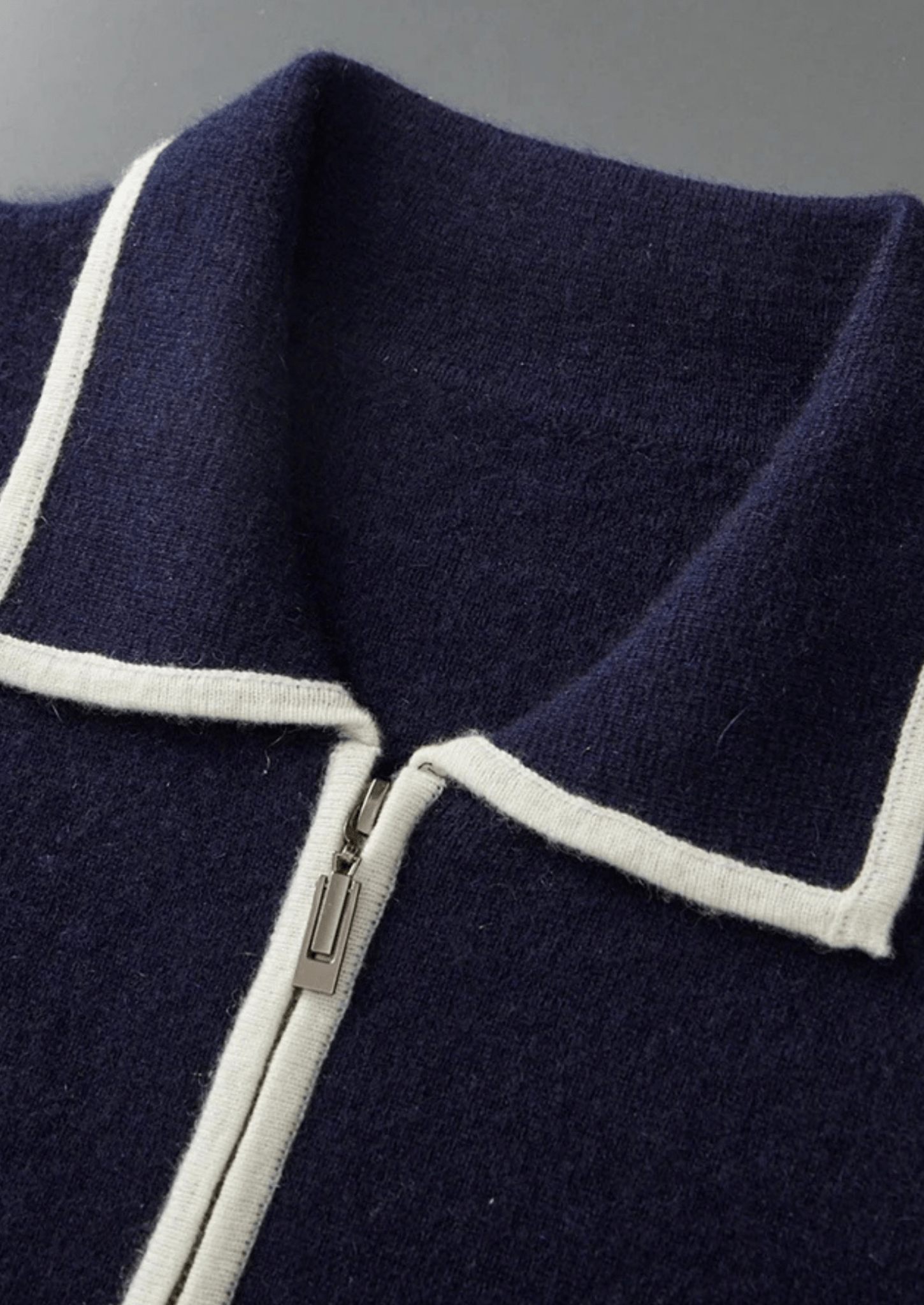 PURE EXTRA - FINE MERINO WOOL TWO - TONE POLO CARDIGAN - Derada