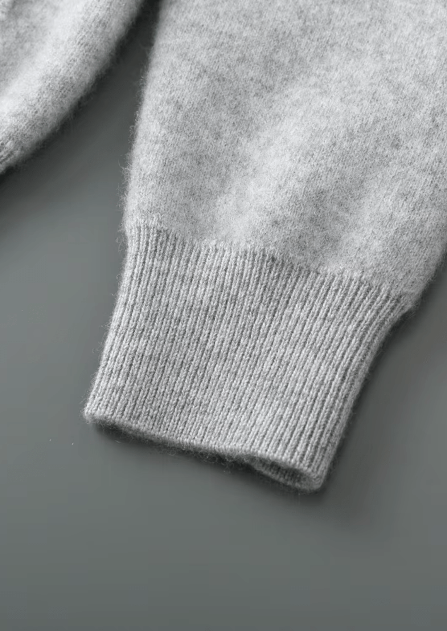 PURE EXTRA - FINE MERINO WOOL V - NECK CARDIGAN - Derada